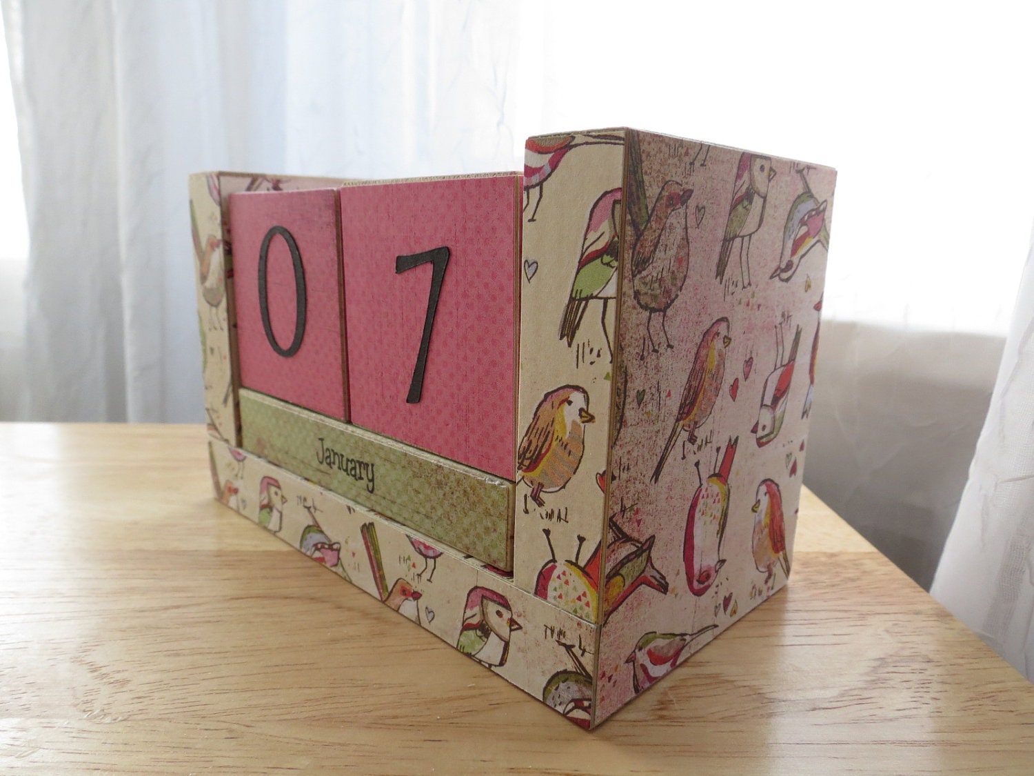 Perpetual Wooden Block Calendar - Spring Robins and other Random Birds