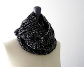 Double Loop Knit Infinity Scarf in Dark Black and Gray Alpaca Wool Blend for Men and Women. Spring and Winter Fashion Handmade in France.