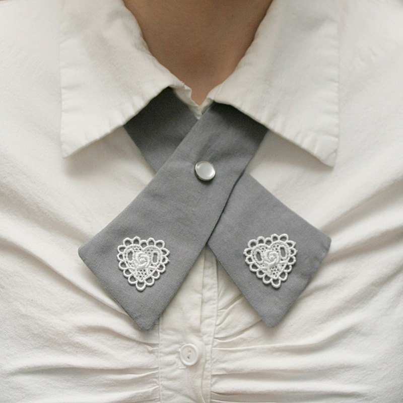 Womens Neck Tie - Gray - Lace Hearts
