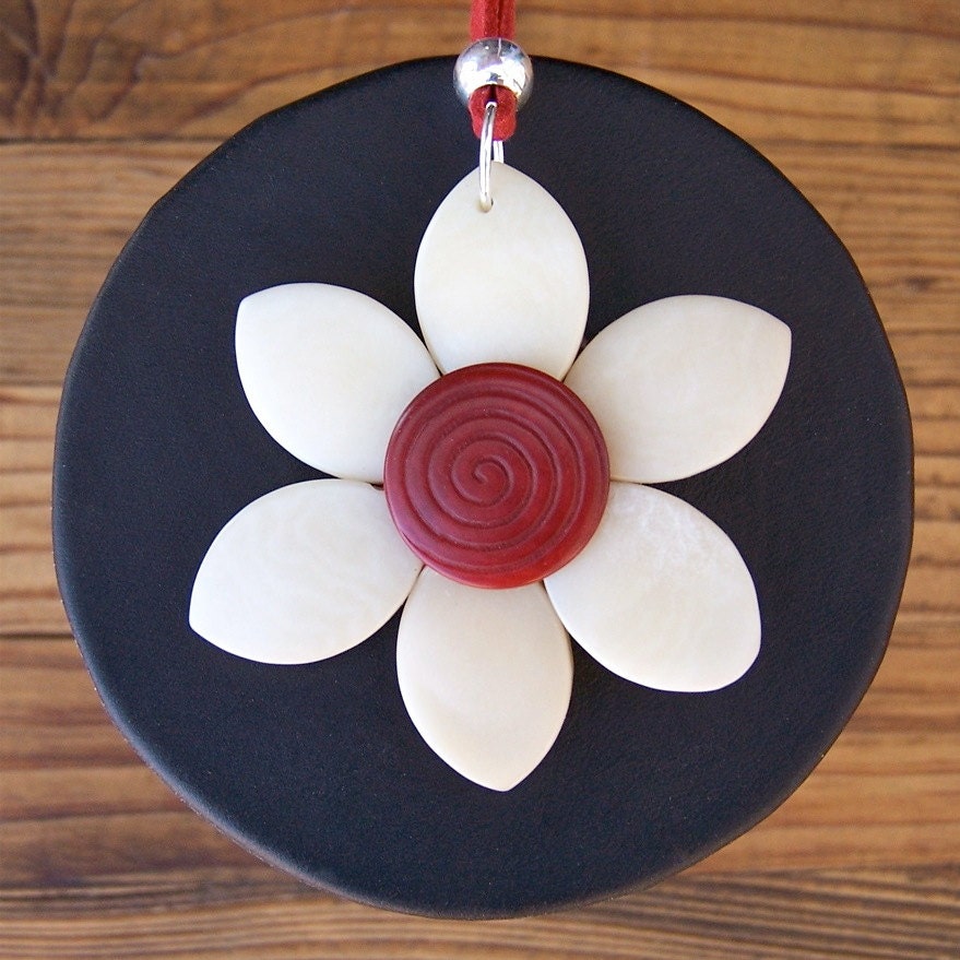 Tagua Wood Pendant - Red 'n White - Delighful Daisy