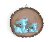 Handmade Chalkware Deer Mother and Child Wall Hanging on Wood Slice Wall Decor