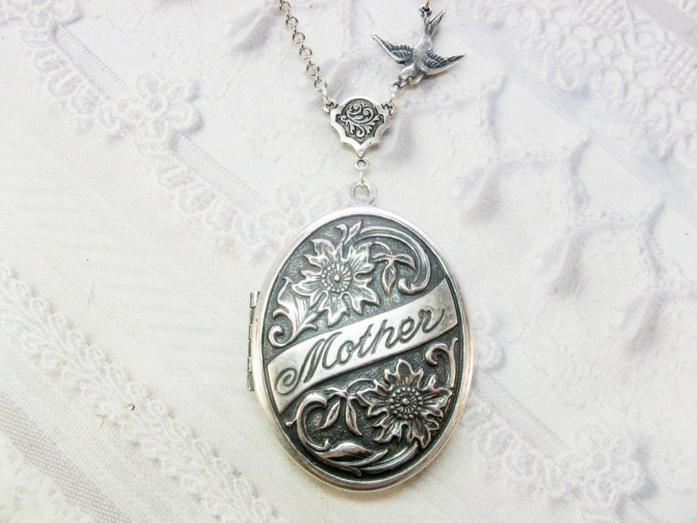 Silver Locket Necklace - MOTHER LOCKET - Silver Mother Locket - Mother of the Bride -Jewelry by BirdzNbeez - Christmas Wife Grandmother Gift