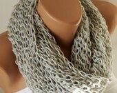 ON SALE Winter Accessories, Infinity Scarf, Loop Scarf, Circle Scarf, Winter Cowl - Scarf Gray, Light Gray Chunky