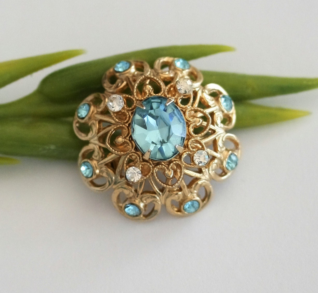Coro Pin, Vintage Brooch, Vintage Jewelry, Gold Metal Brooch, Rhinestone Vintage Pin