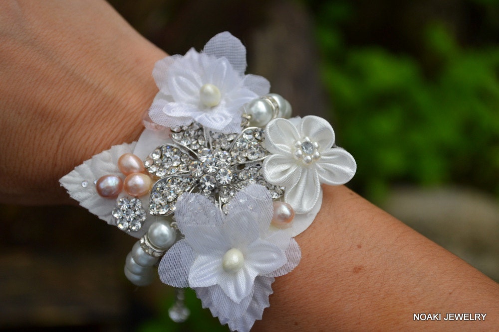 Convertible corsage bracelet -- converts from corsage to pearl bracelet keepsake