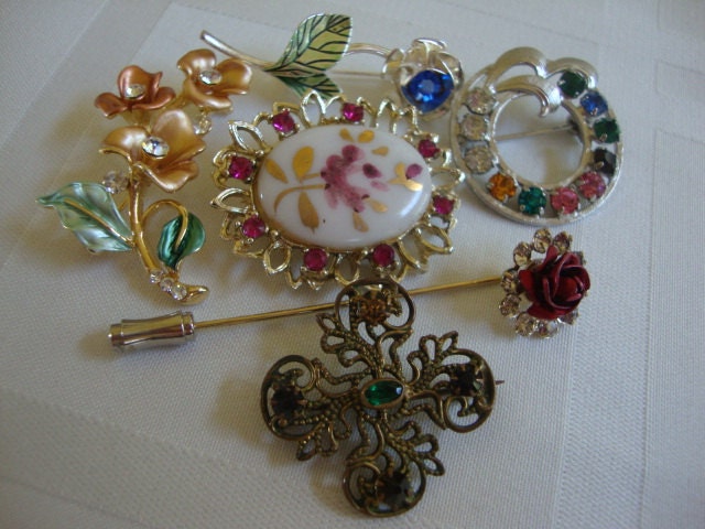 Vintage Collection of Flower Brooches