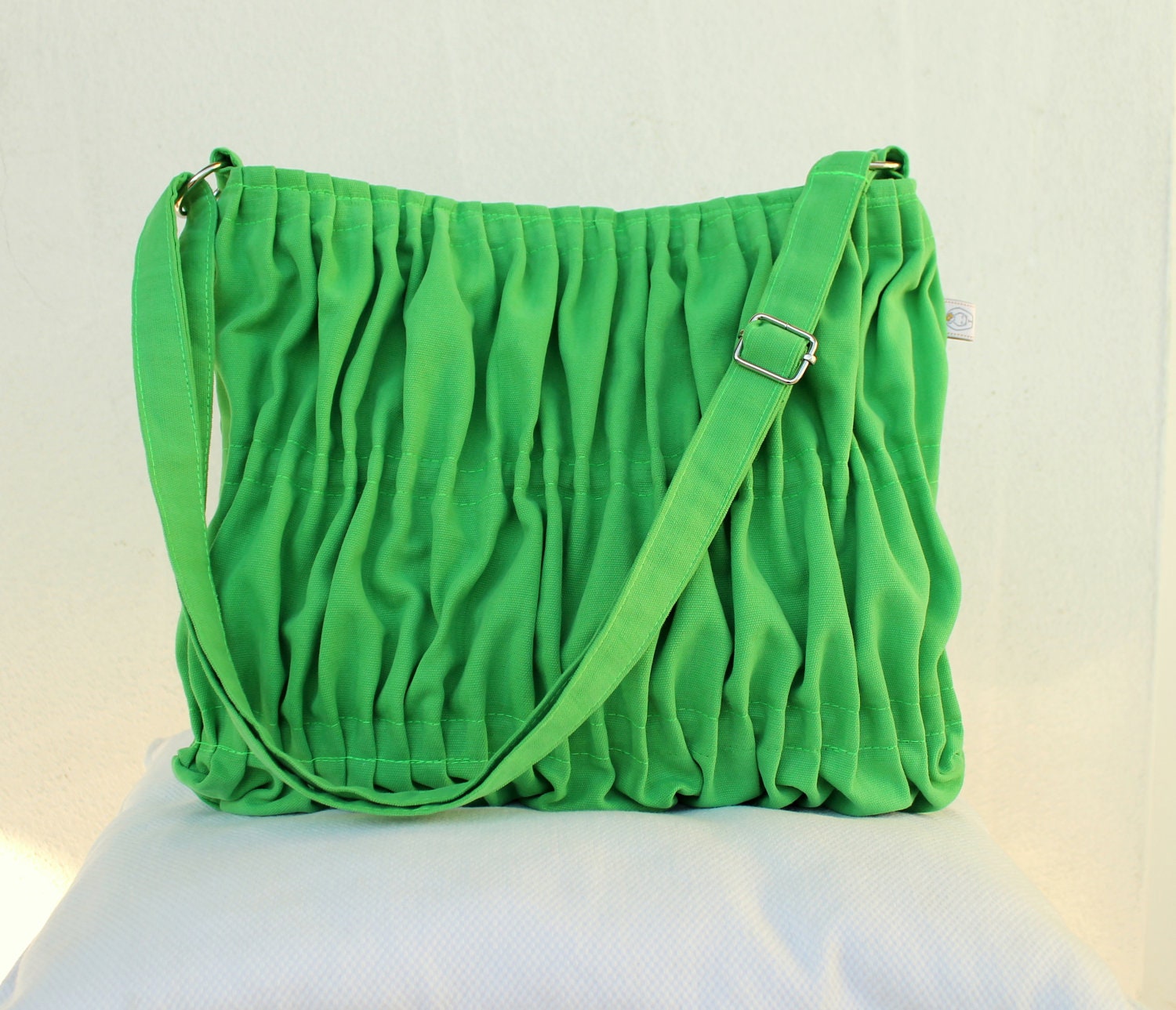 2013 Spring Summer / Ripple Messenger Bag in Apple Green / Top Zipper Closure / High Fashion / Pleated Bag / Shoulder Bag / Cross Body