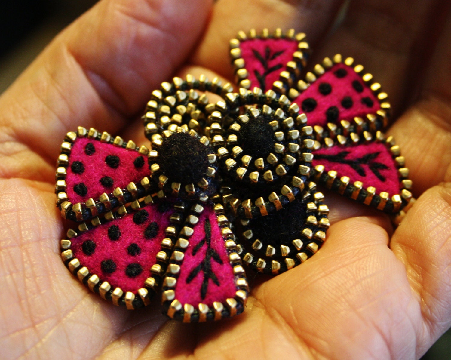 Felt and zipper multi leaf brooch