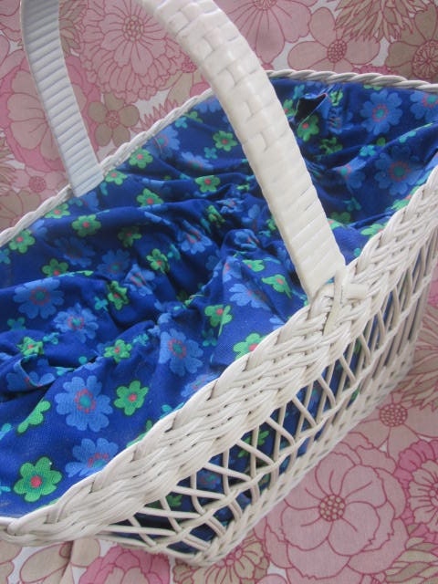 Very Pretty 1970s White Vintage Basket With Fabric Lining