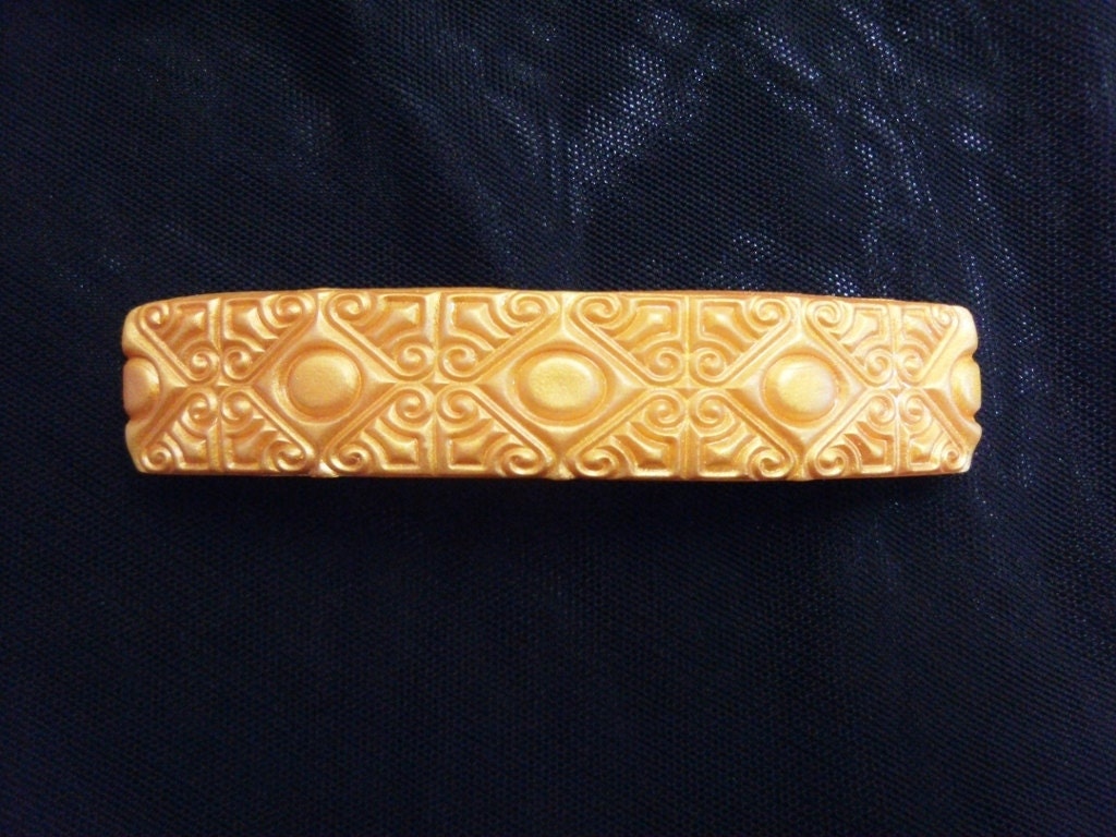 Beautiful Golden Barrette in Cold Porcelain Modern Design