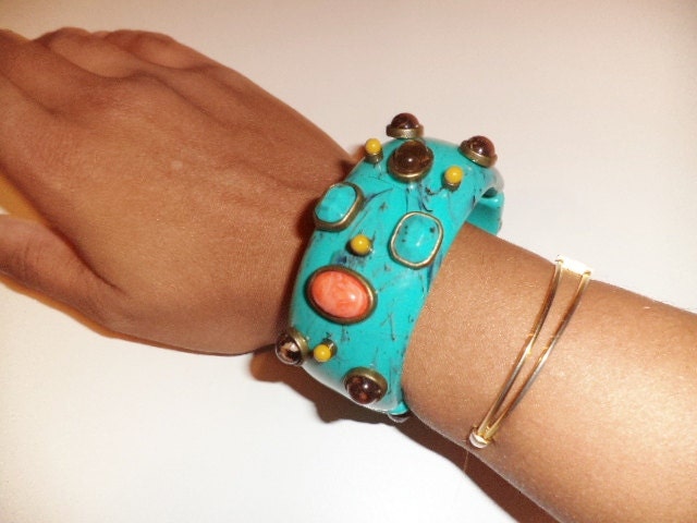 Vintage inspired  faux turqouise  grommet stone bracelet bangle