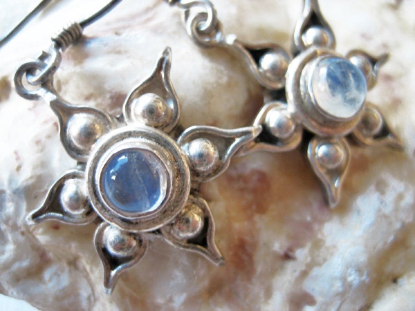Vintage moonstone earrings, origin India, 1970
