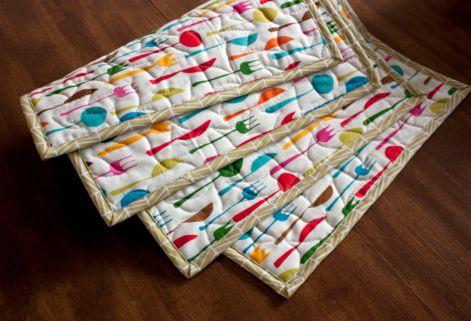 quilted placemat set // modern colorful kitchen decor // double sided and machine washable