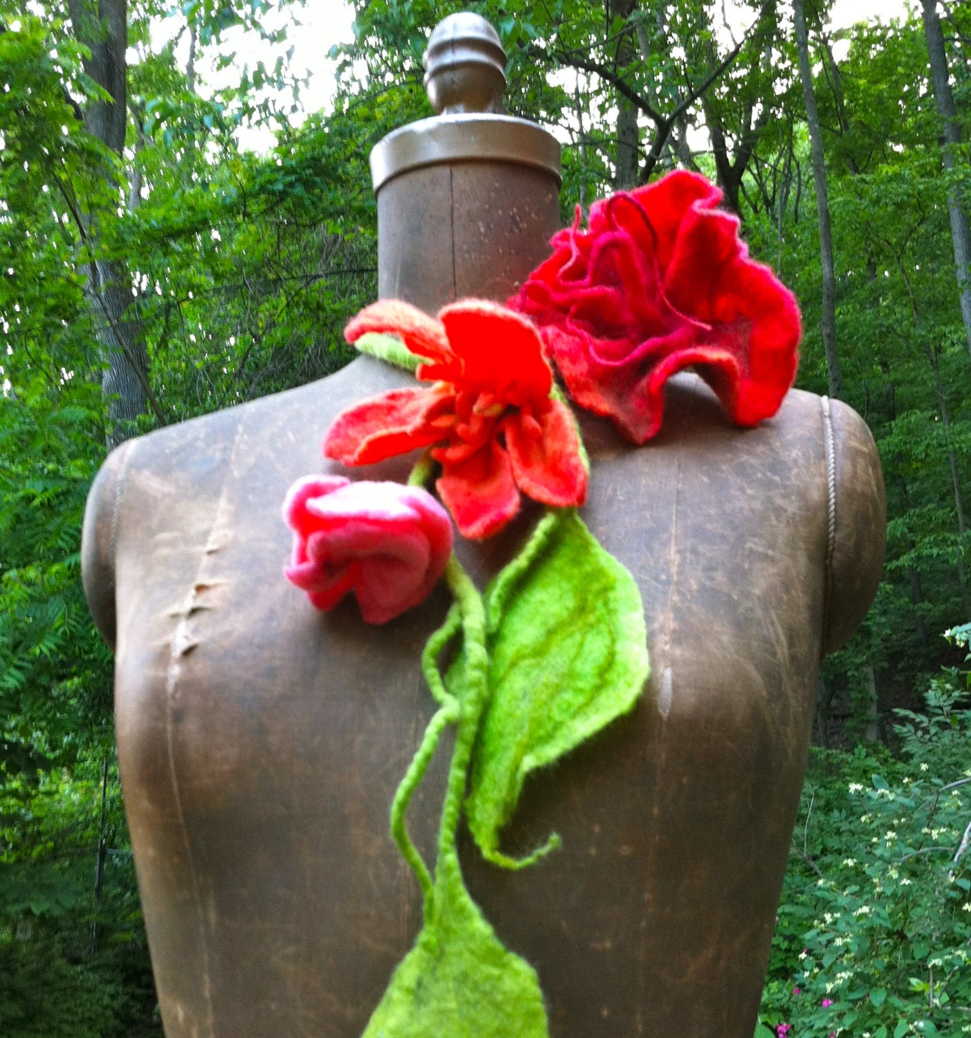 Felted flowers. Necklace, Belt, Lariat, Brooch, Corsage.