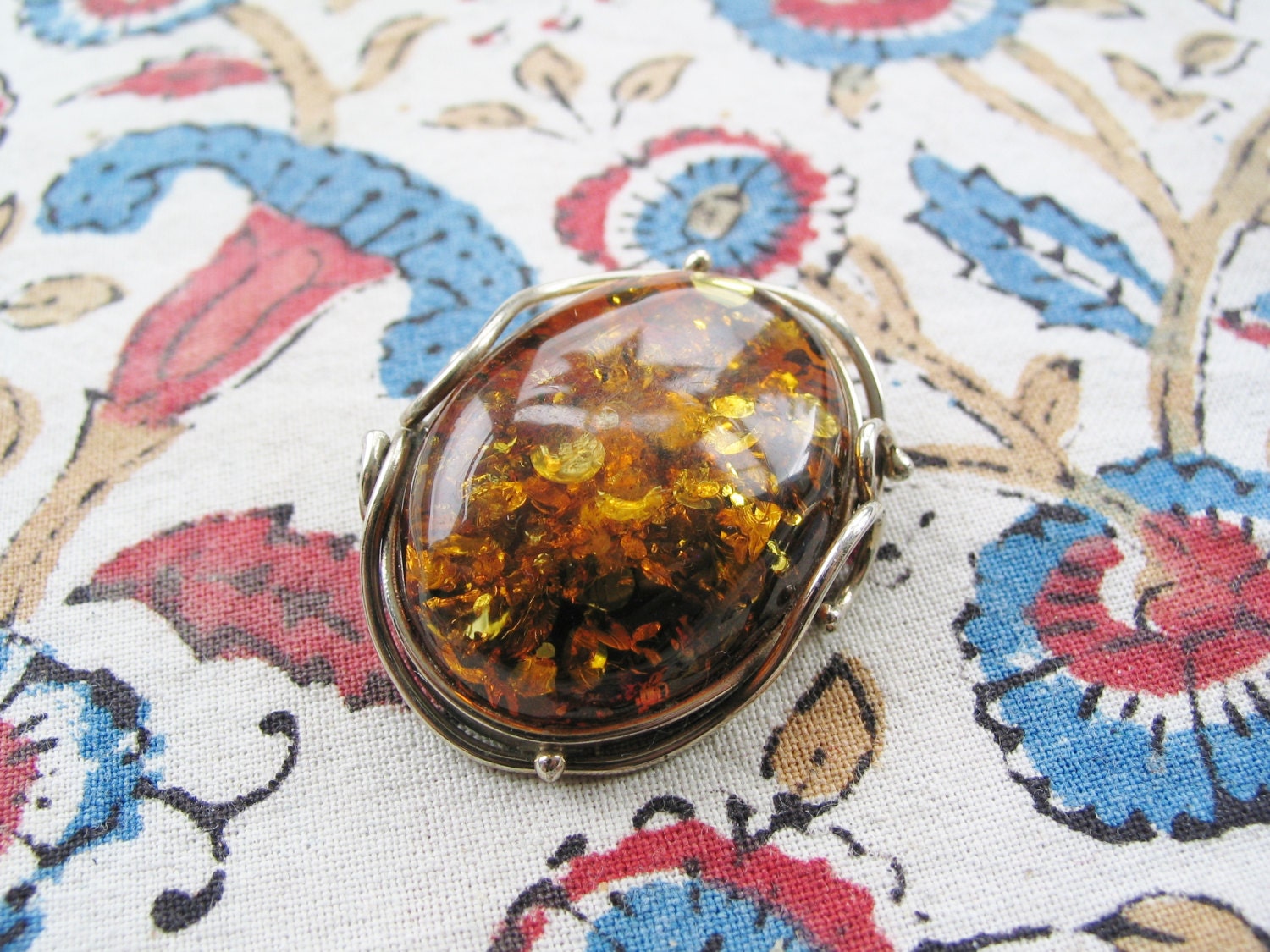 Elegant Baltic amber pin/brooch or pendant - with chain