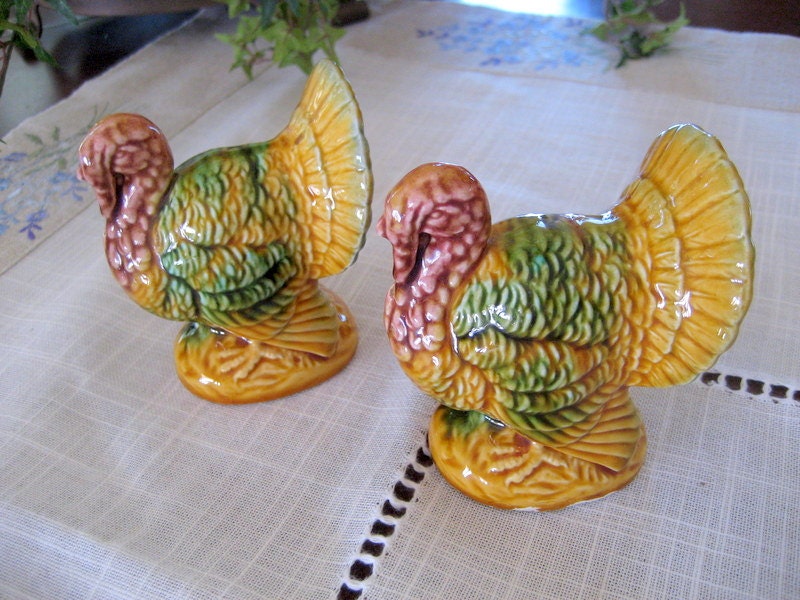 Vintage Turkey Salt Pepper Set    Circa 1960s