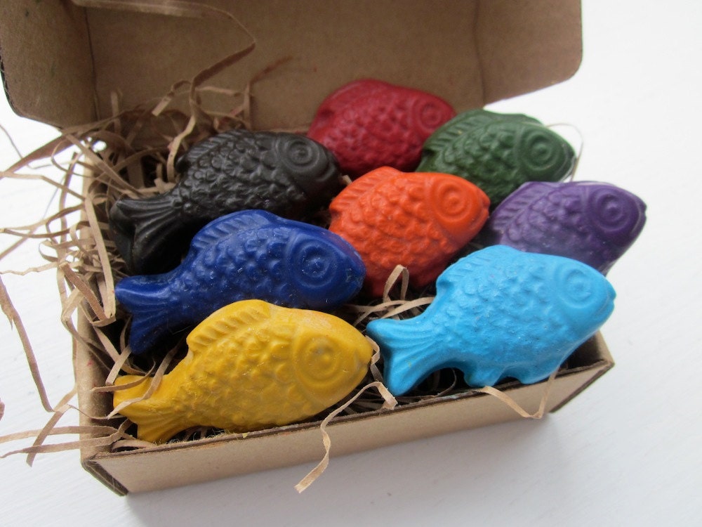 All Natural EARTH FRIENDLY Biodegradable HANDMADE Fish Soy Crayons (Set of 8)