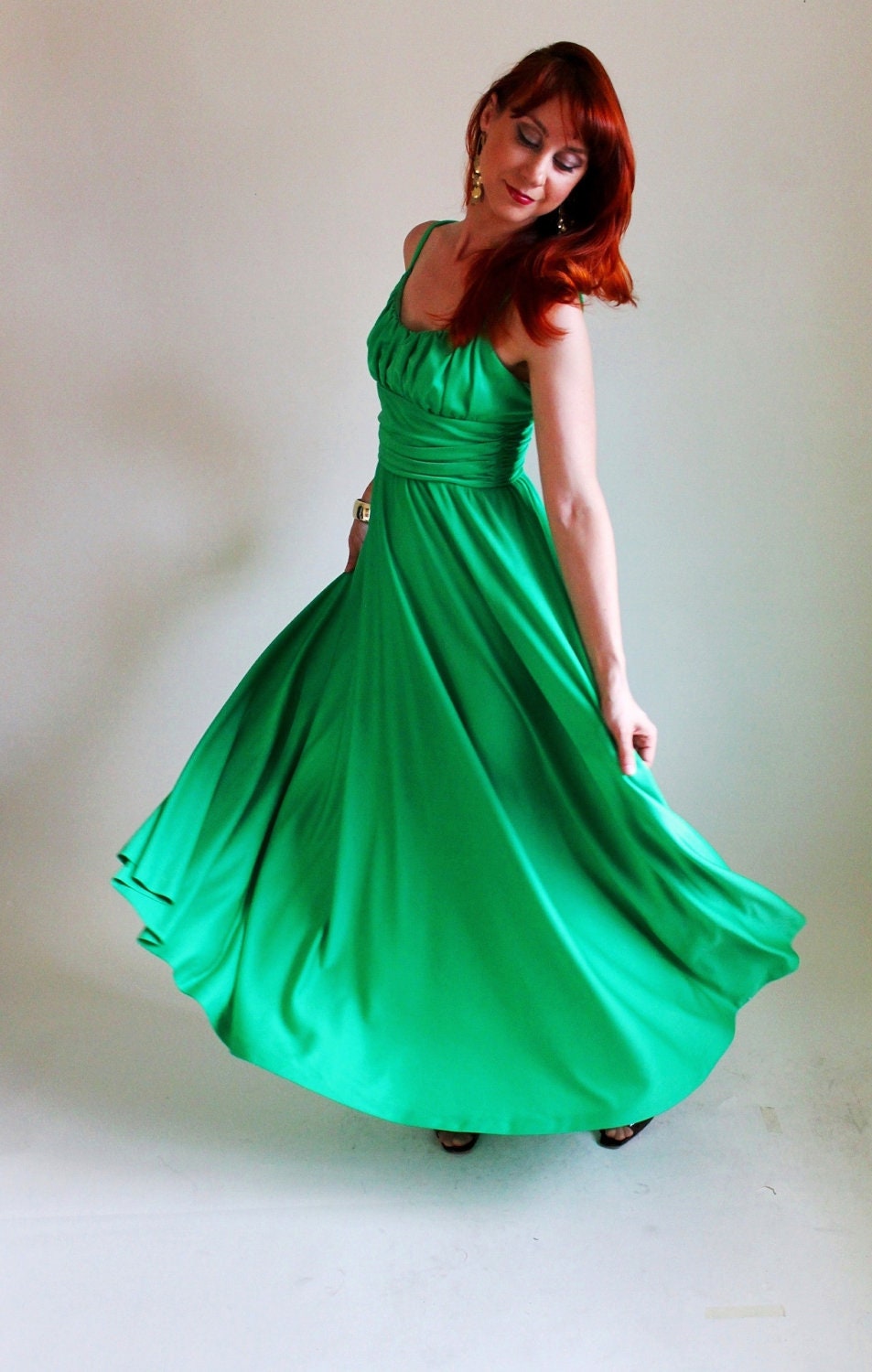Sale - 1970s Bright Green Maxi Goddess Dress. Boho. Weddings. Cocktail Party. Fall Fashion. Spring Fashion. Size Medium