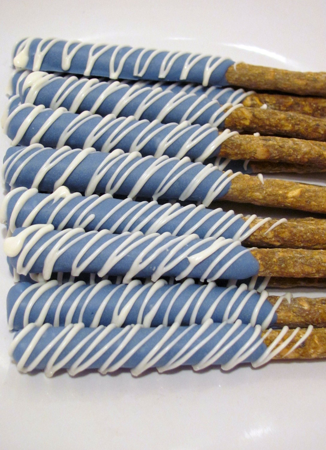 Gourmet Decorated Dog Treats Muddy Puppys Dipped and drizzled Munchie Sticks Yogurt Set of 15