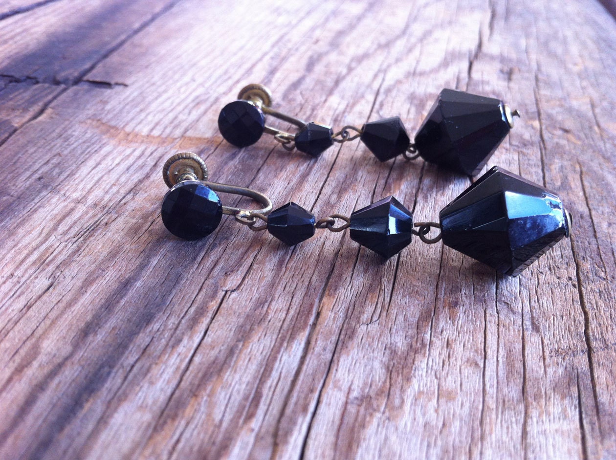 GREAT GATSBY  black glass drop earrings / 20s jewelry