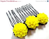 Black Friday SALE Bright Yellow and Black Flower Comb - MegansBeadedDesigns
