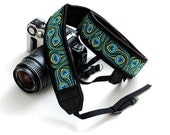 A camera strap for DSLR - Dancing Peacock