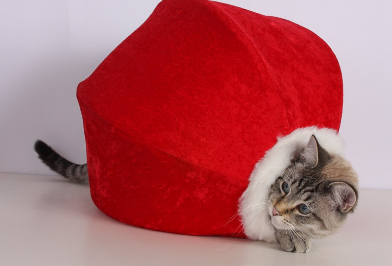 Christmas Cat Ball Unique Hand Made Kitty Bed