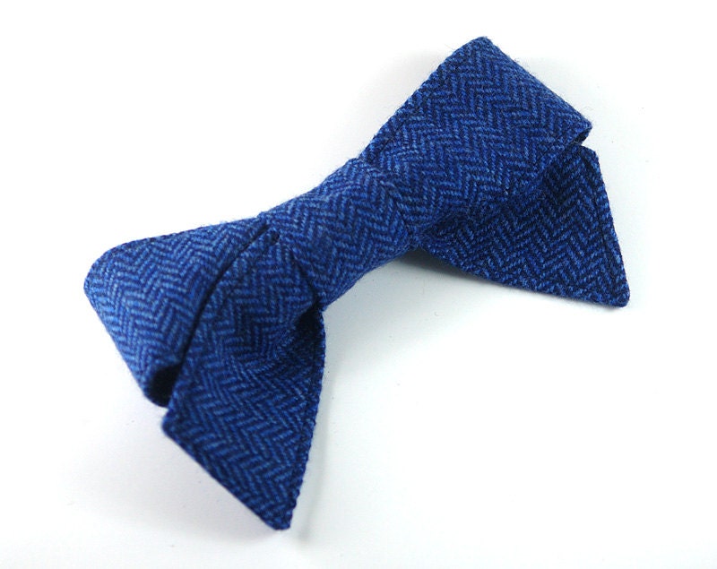 Tweed Bow Brooch Pin in Blue Wool. Handwoven in Ireland. For Handbags or Clothing. Herringbone Wool Bow Pin. Petrol Blue