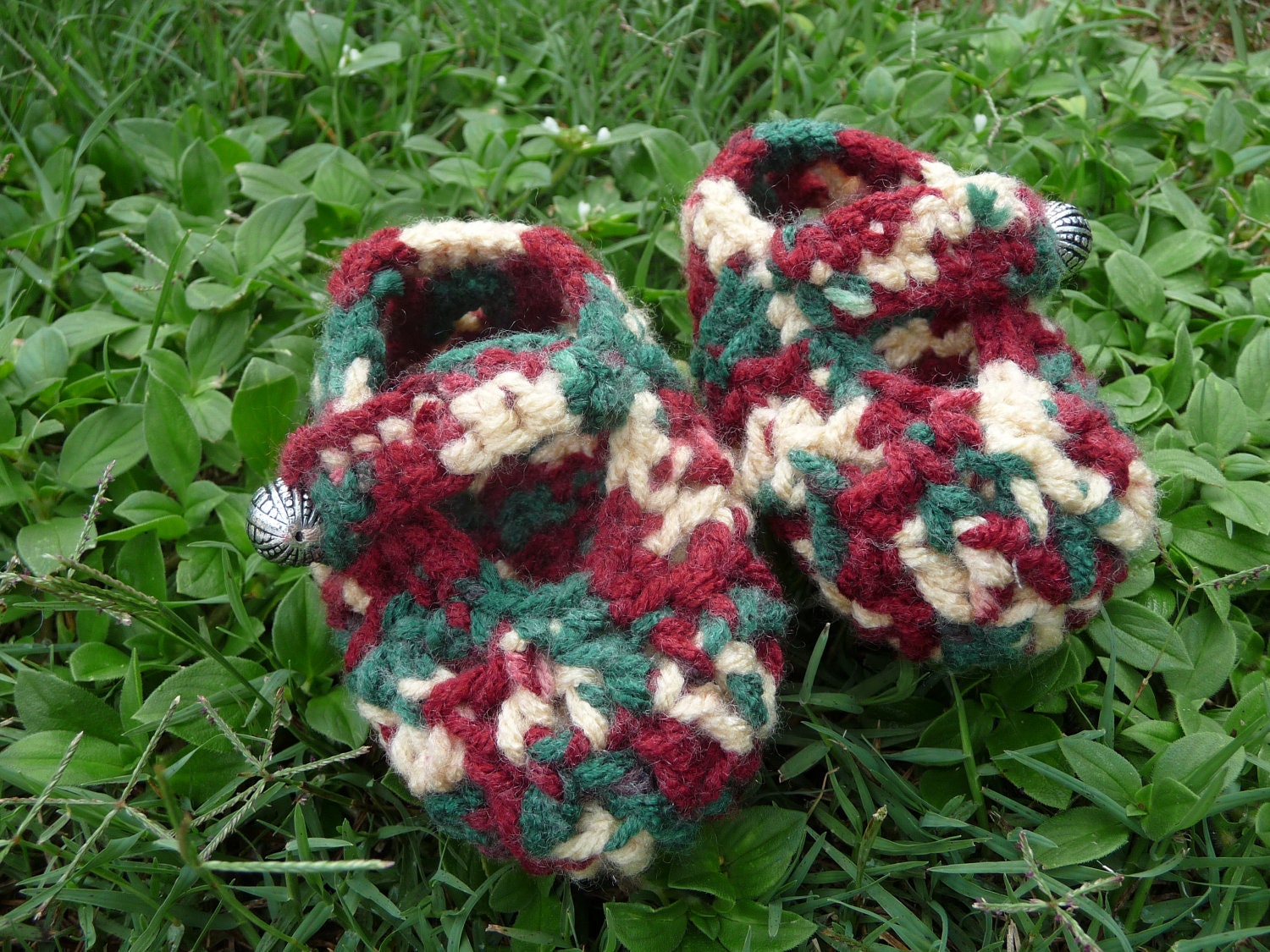 Crochet baby booties Christmas colors