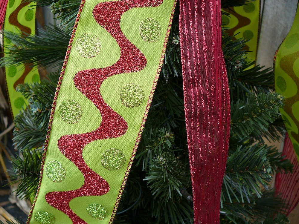 Christmas Tree Topper - Double Sided Tree Top Bow and Additional Tree Top Wildness