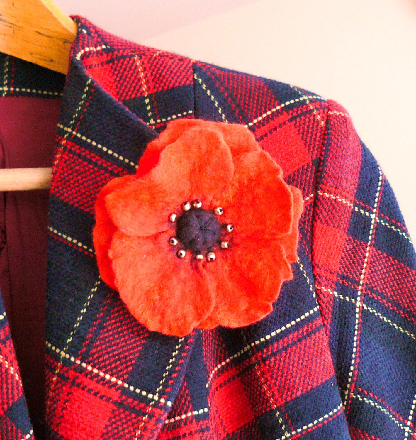 Memorial Day Poppy. Red Poppy. Felted wool flower brooch pin corsage flower felt poppy, scarlet red and black. Hair clip and brooch.