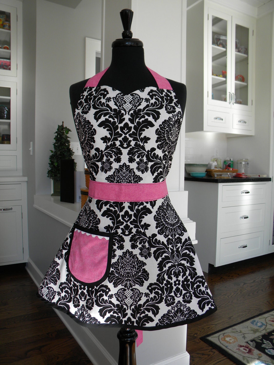 Damask Print Full Sweetheart Apron
