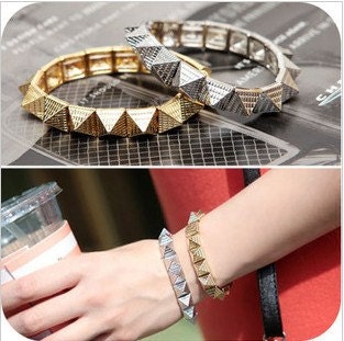 Pyramid Spike Bracelet - antique bronze/ antique silver Plastic light Metal Studs Spike Rivets Elastic Stretchy Bangle Bracelet Rock Punk