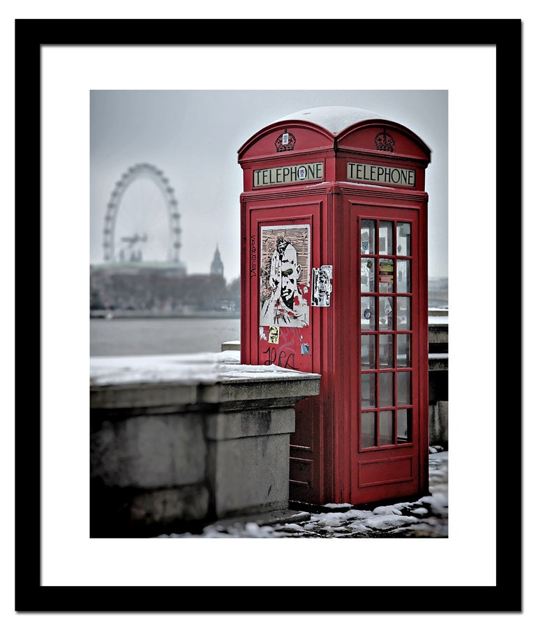 London art - London Street Photography - Graffiti - London Calling - Red Phone Booth - street art