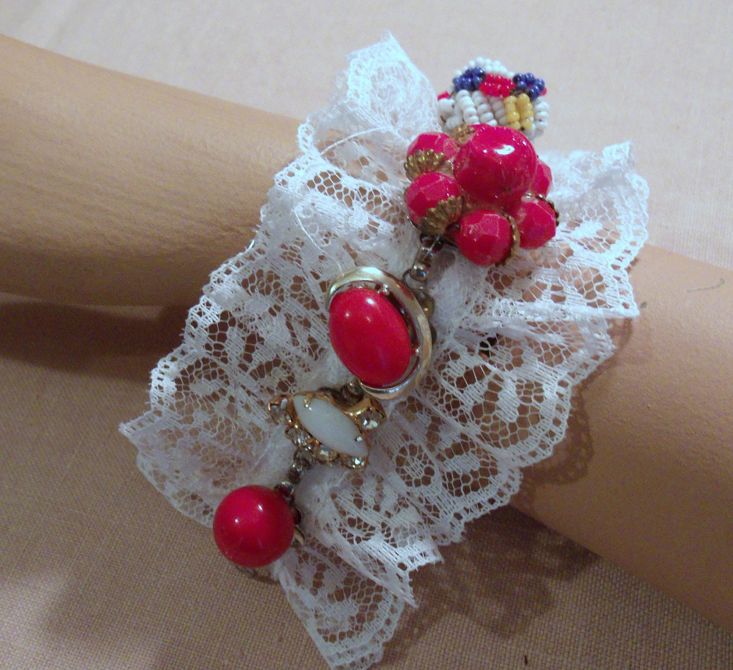Vintage Earrings Bracelet Handmade Red White Green 7 Inches