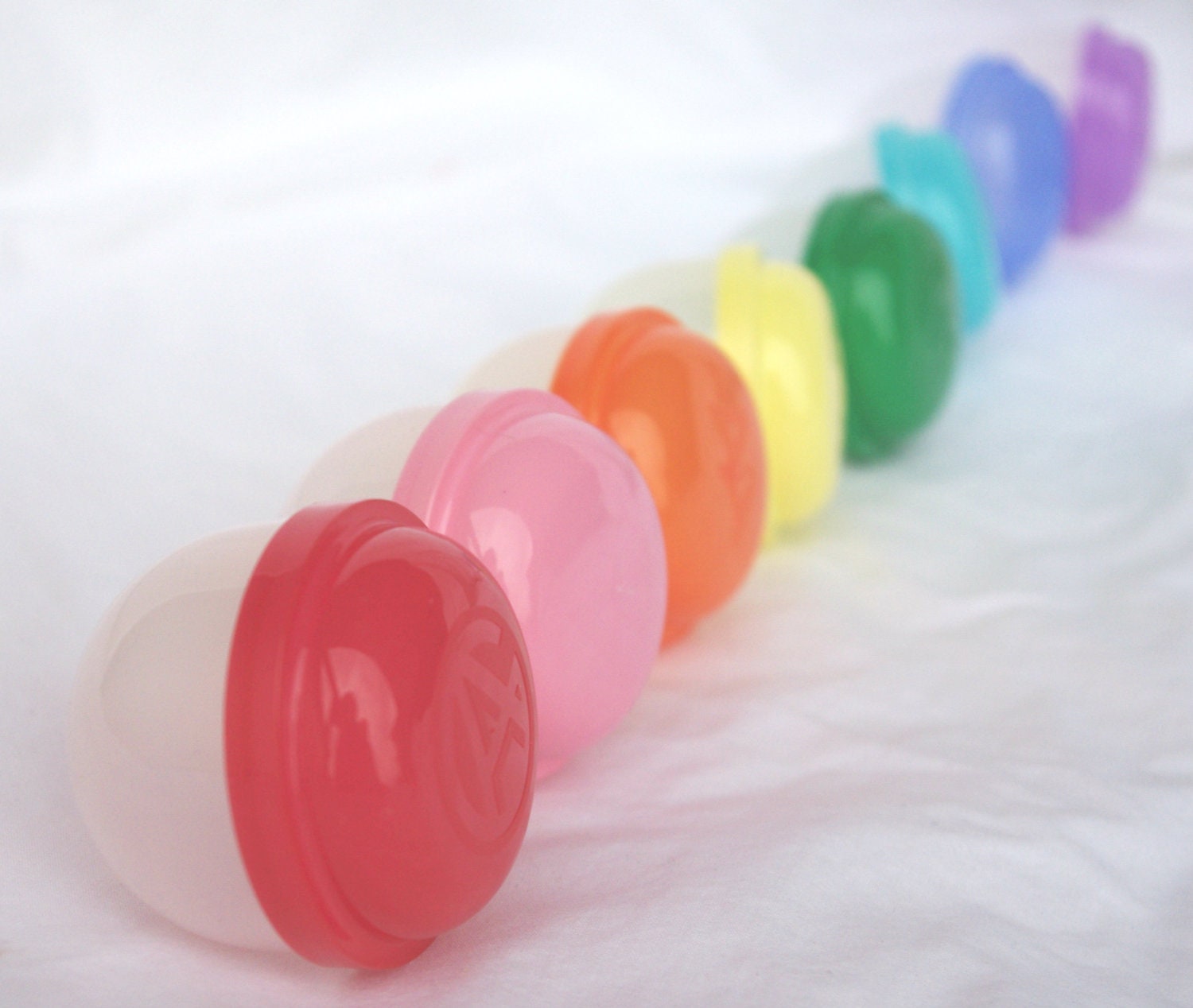 EMPTy VeNDiNG CaPSuLeS-2inch-party favors, birthdays , weddings, carnival parties,circus parties-set of 12