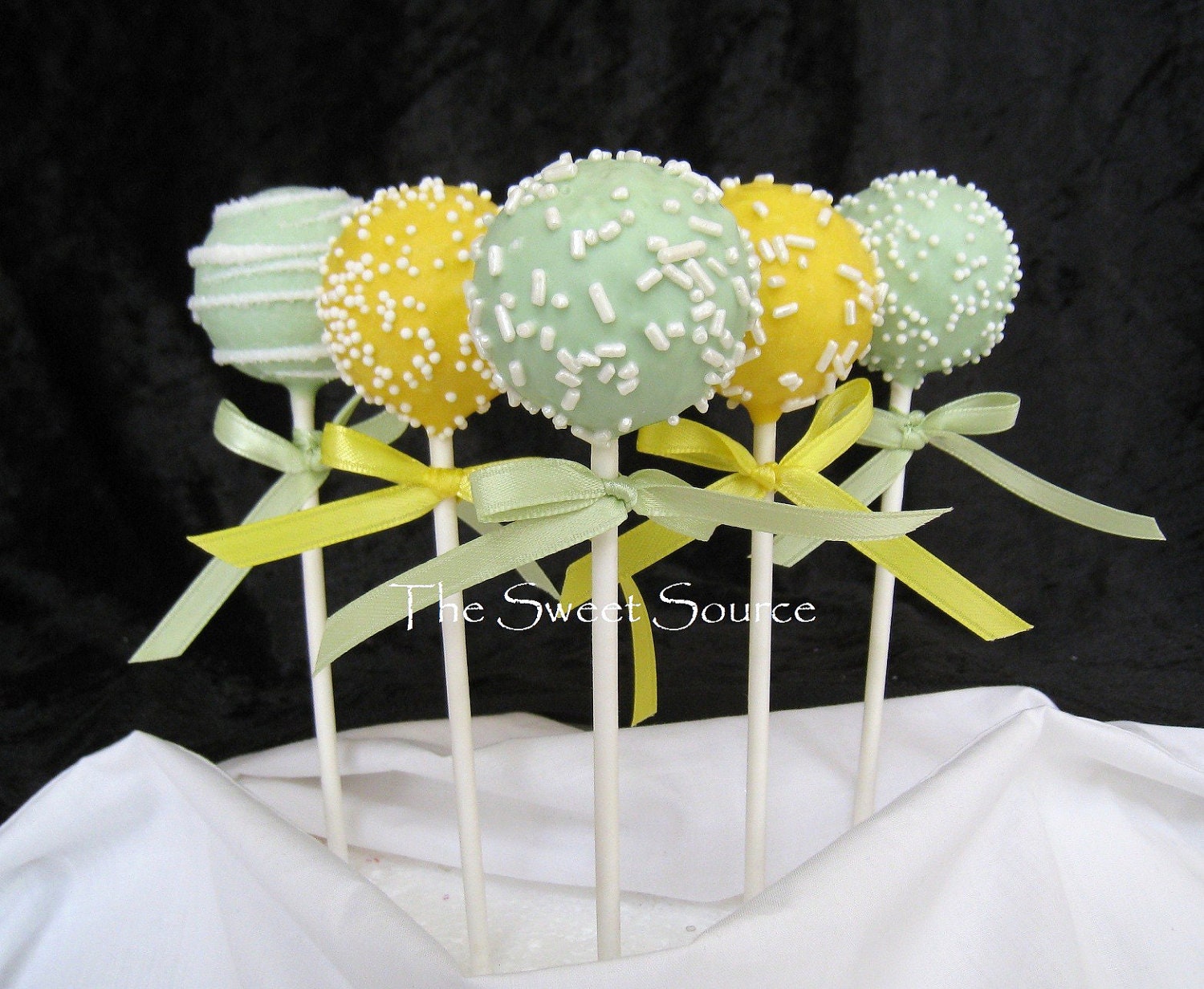 Cake Pops: Baby Shower Cake Pops Made to Order with High Qaulity Ingredients.