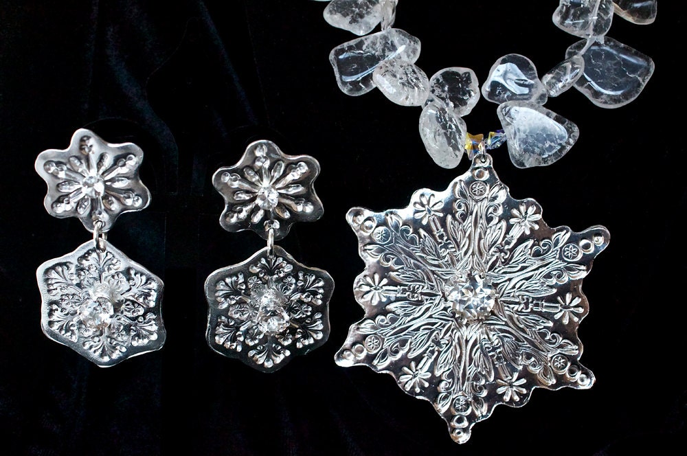 Silver Snowflake Swarovski Crystal/Quartz Icicle White Topaz Necklace and Earrings