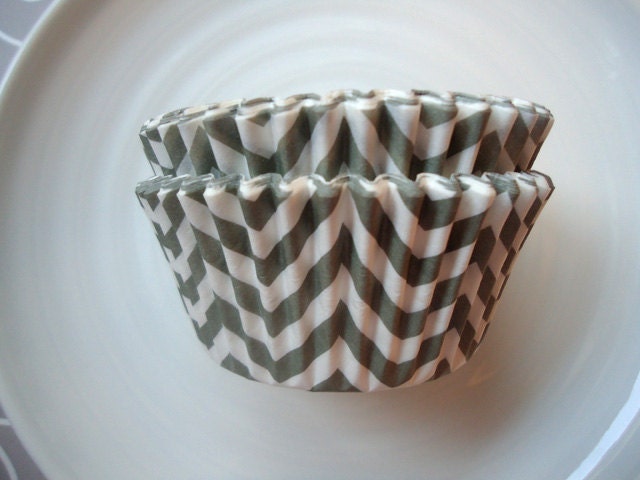 Silver Grey Chevron Cupcake Liners - Grey Chevron Baking Cups (50)
