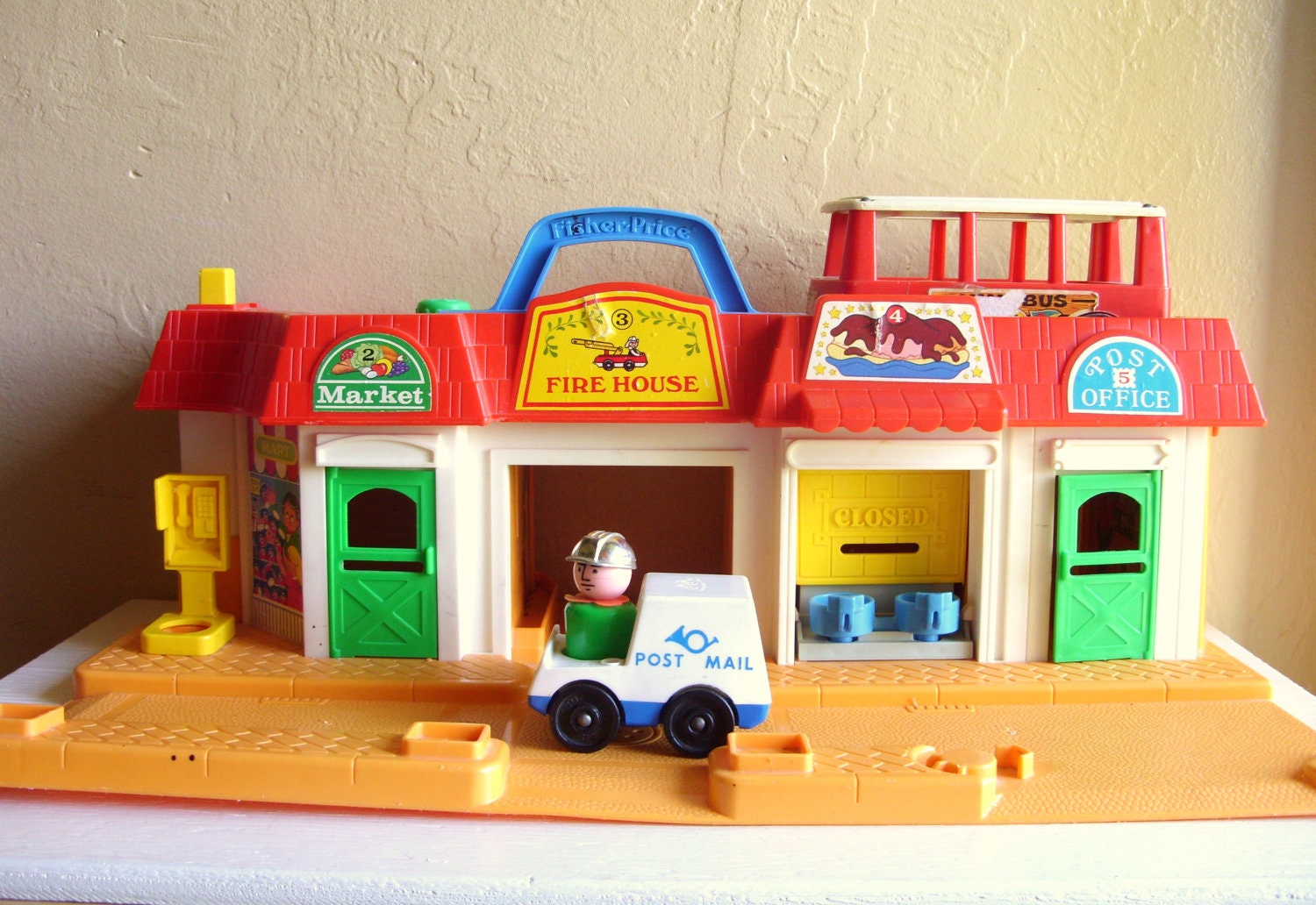 Fisher Price Little People Main Street Town with Mail Car Mini City Bus and Worker Man