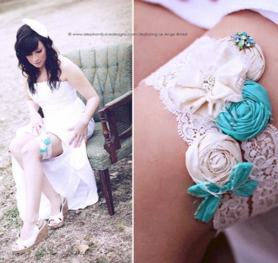 ON SALE/wedding garter / Tiffany Blue / bridal garter/ lace garter /  Something BLue wedding garter / vintage inspired lace garter