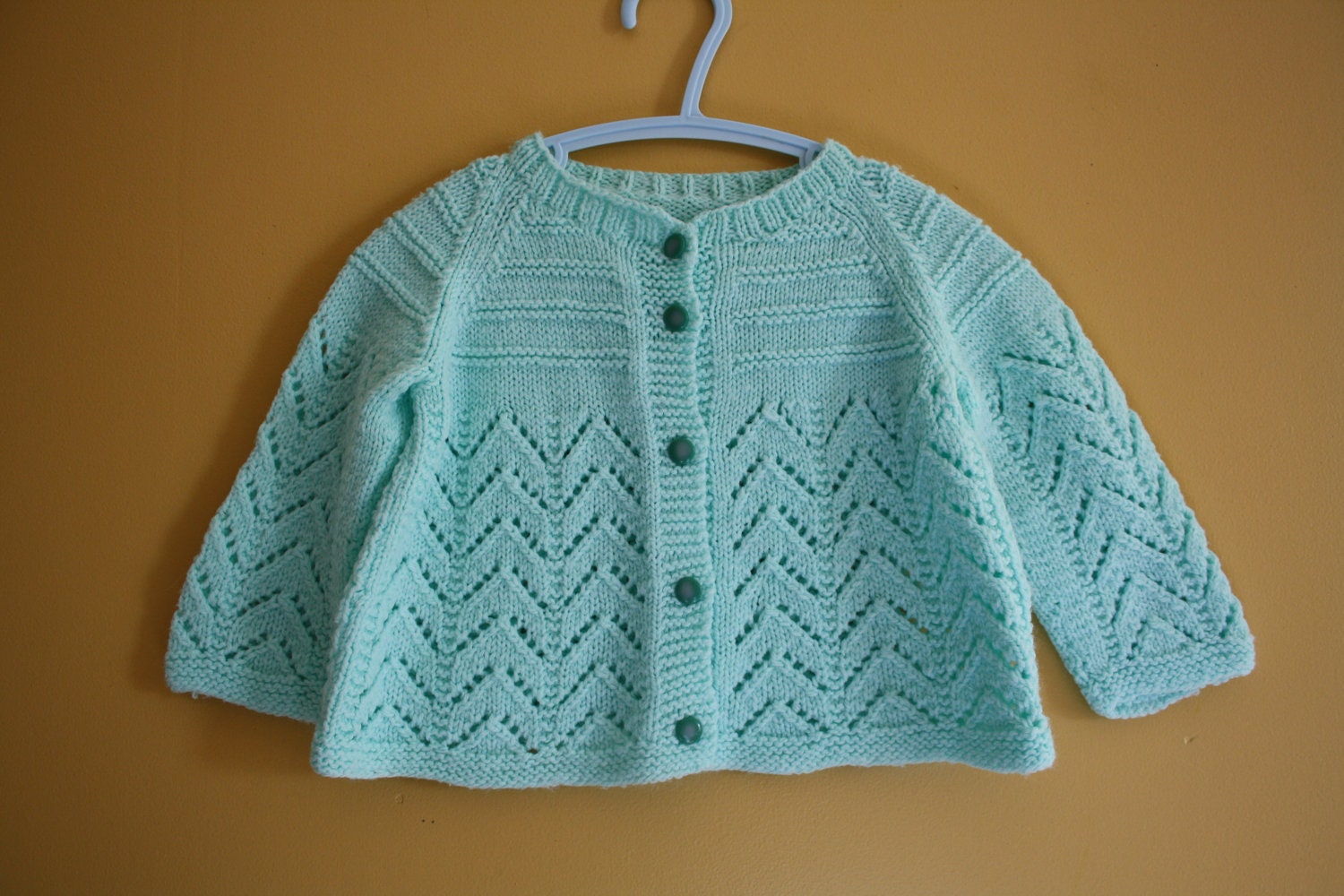 Vintage handmade cardigan sweater / Baby size 12-18 months - bondplacevintage