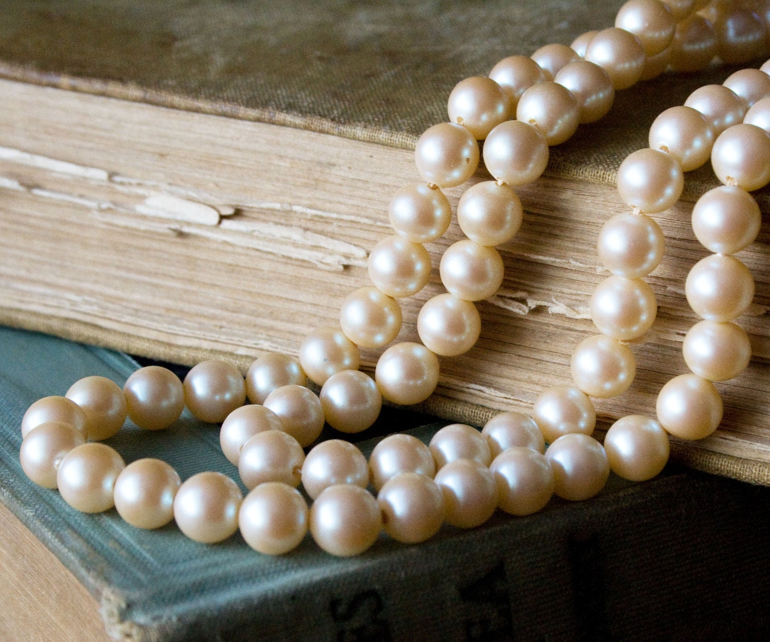 Vintage Glass Pearl Necklace - Art Deco - Cream Pearls and Coral Clasp