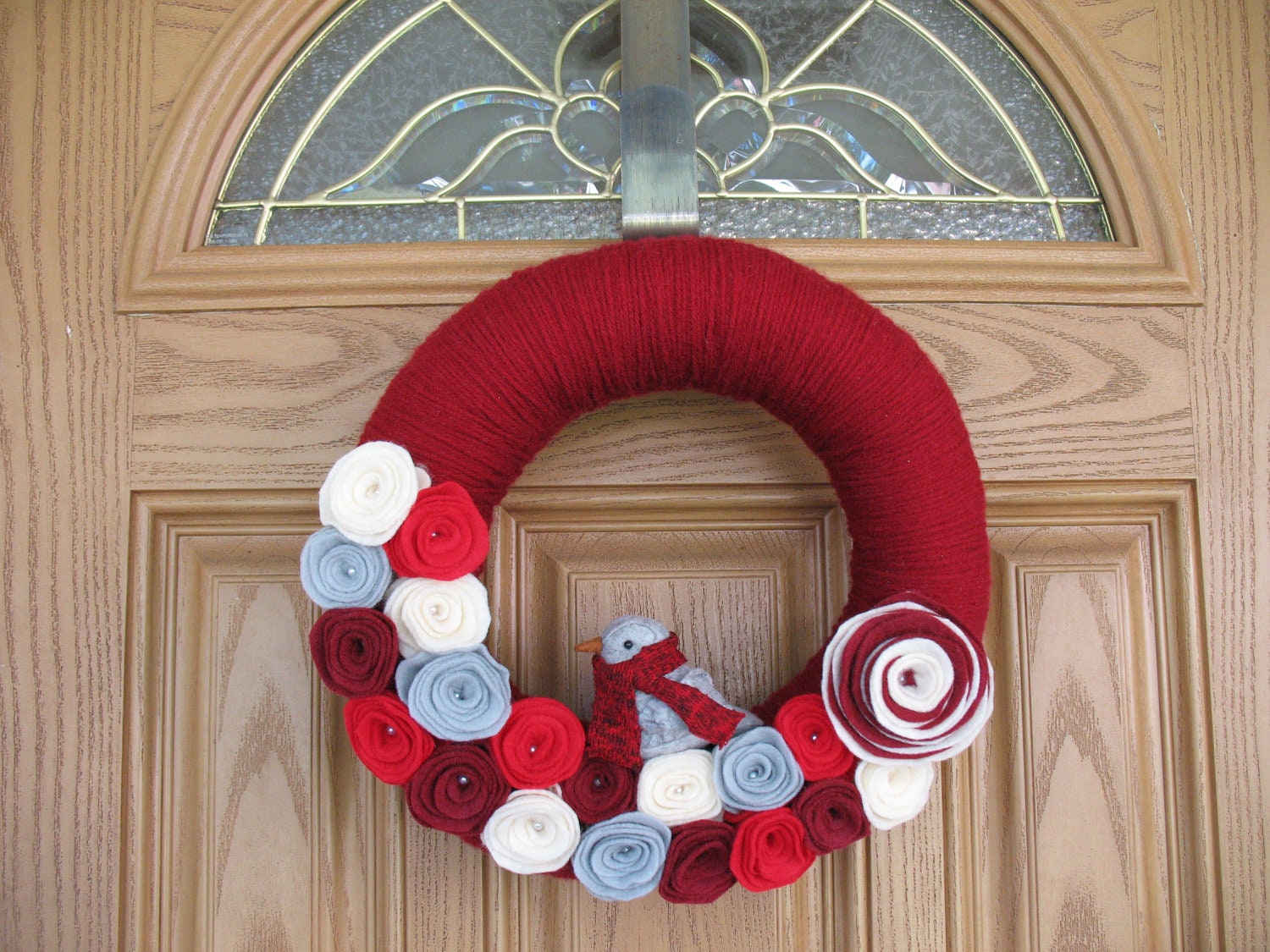 Grey Christmas Bird Wreath- Holiday Decor--Winter Wreath--Christmas Wreath-Winter Decoration- -Felt Flower Pearl Red Yarn Wreath