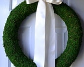 14" Decorative Moss Wreath