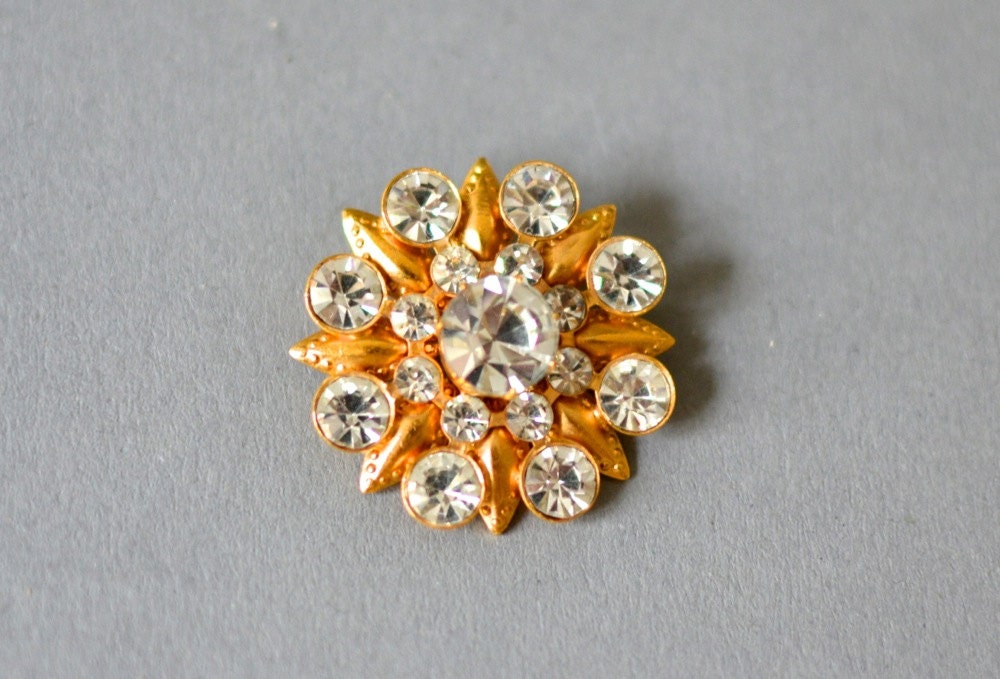 SALE Vintage brooch star rhinestones flower floral gold quirky fashion costume jewelry women 70s gift statement dead stock