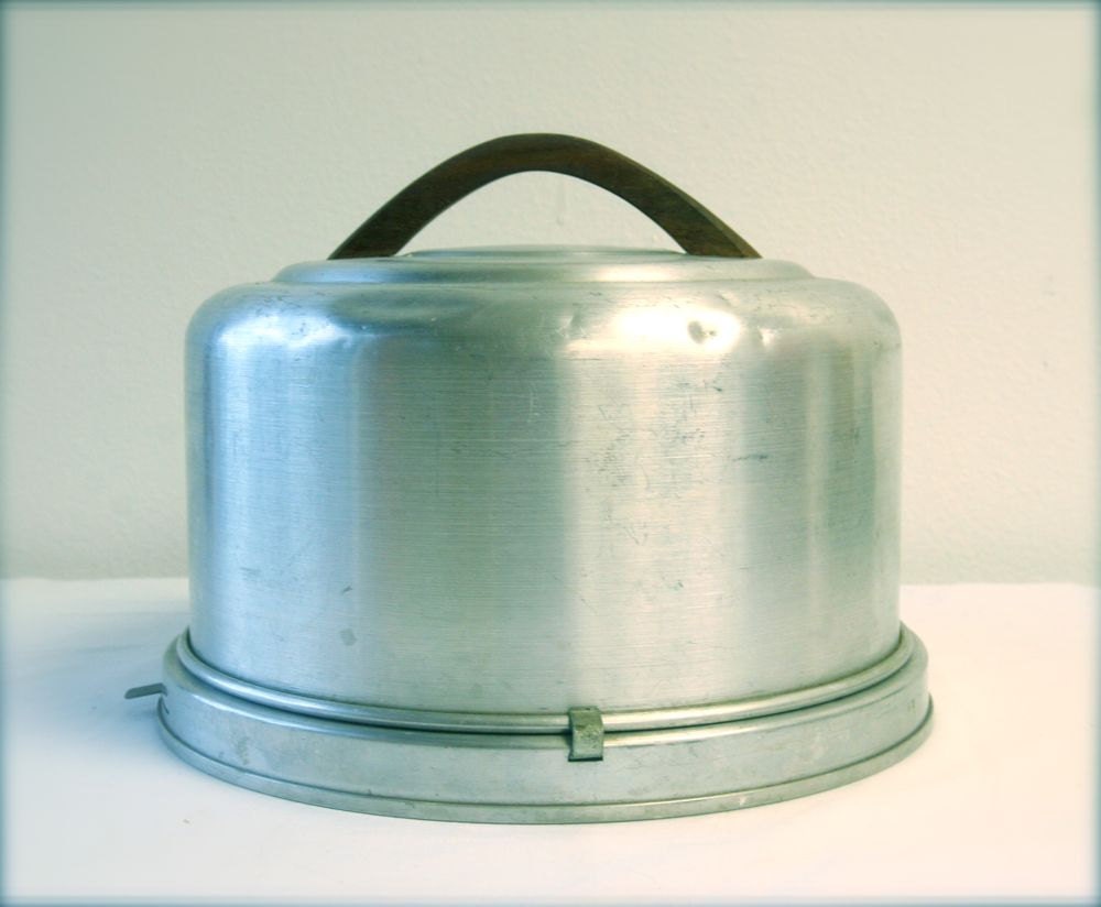 Aluminum Cake Carrier With Wood Handle - Vintage Mirro Locking Lid & Pan Cake Dessert Carrier/Caddy - Retro Desserts, Ready to Ship