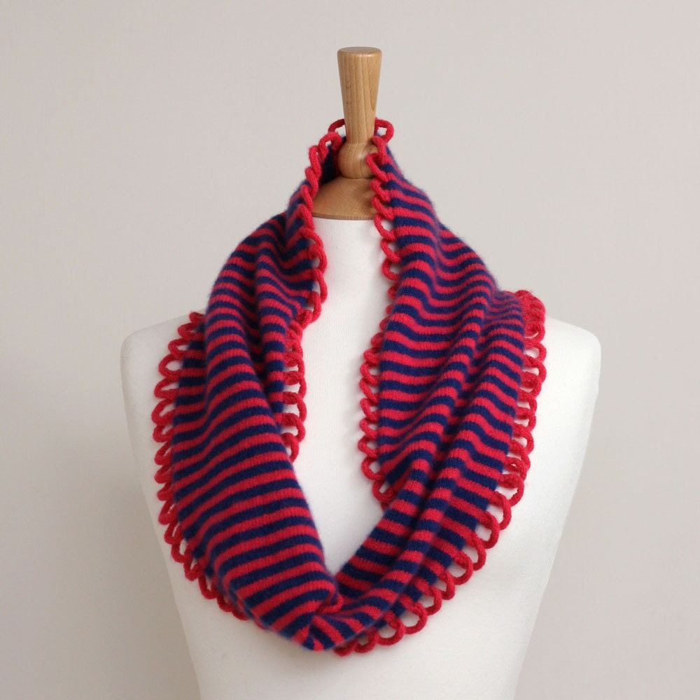 Childs kids 100% pure cashmere raspberry pink and navy blue striped infinity scarf with raspberry  pink scalloped edge