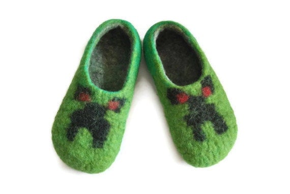 Minecraft felt slippers. Gift under 50. Creeper, Enderman. Made to order. St. Patrick's Easter kids children gift.