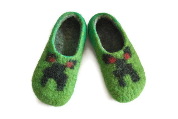 Minecraft felt slippers. Gift under 50. Creeper, Enderman. Made to order. St. Patrick's Easter kids children gift.